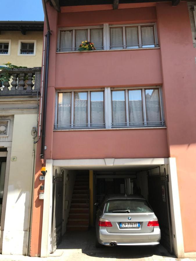 דירות Che Piacere! Udine In Centro Col Posto Auto מראה חיצוני תמונה